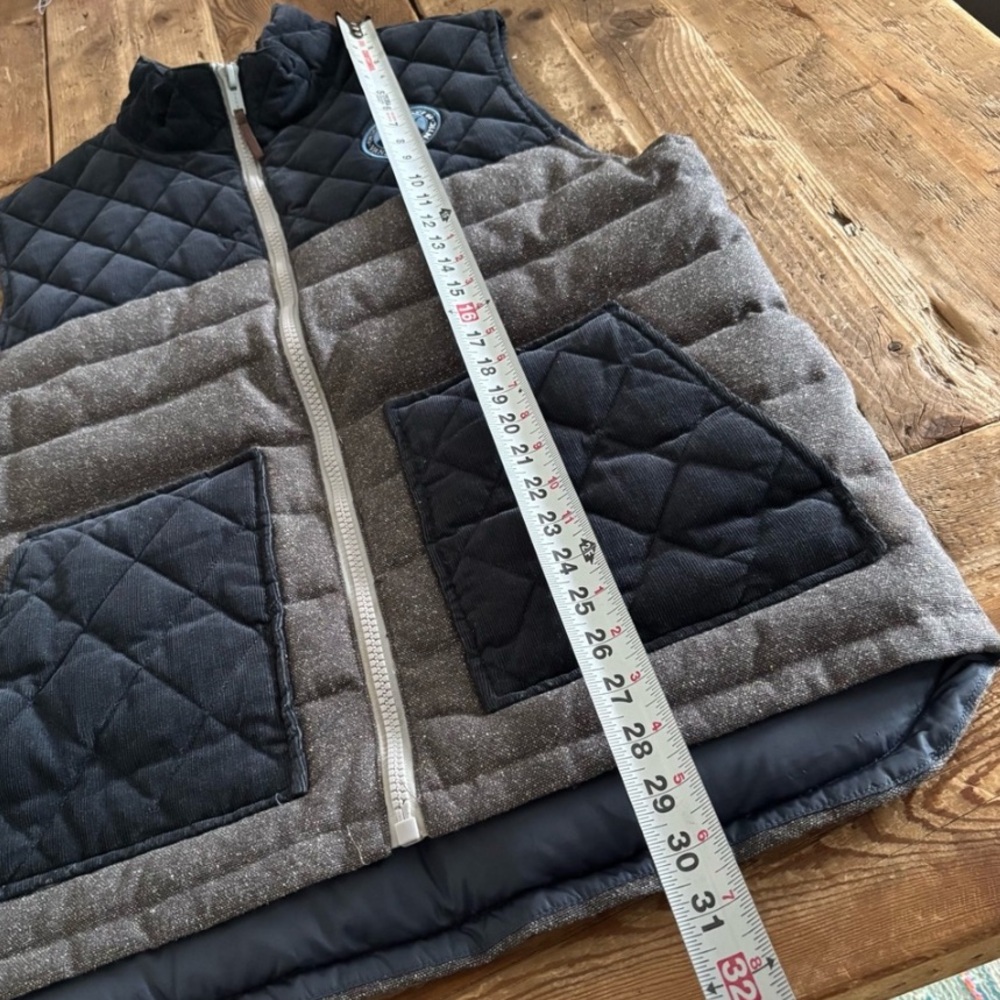 Vans Quilted Blue corduroy, tweed down-fill vest! Men’s L, brand patch, pockets! - Picture 10 of 10